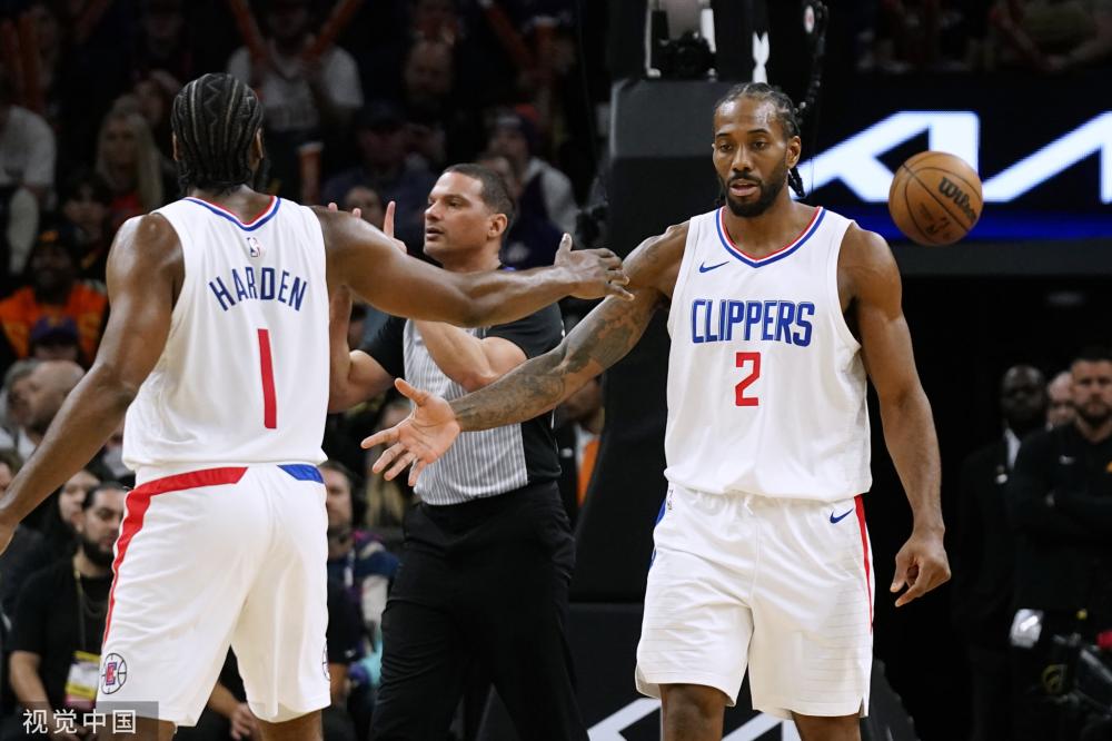 更是对他多 更是对他多