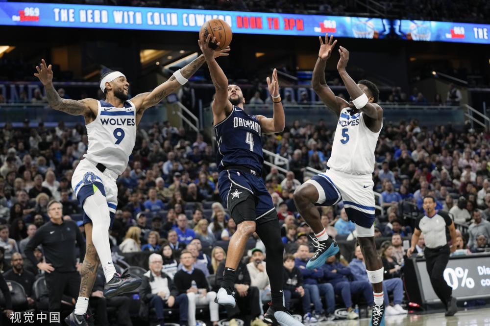 涌入圣詹姆 涌入圣詹姆